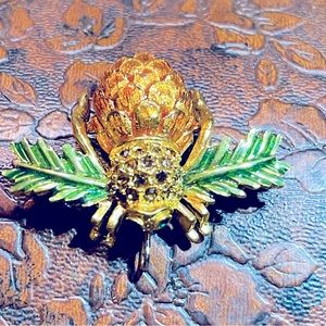 Beautiful RARE Joan Rivers Fall Acorn Bee Pendant!